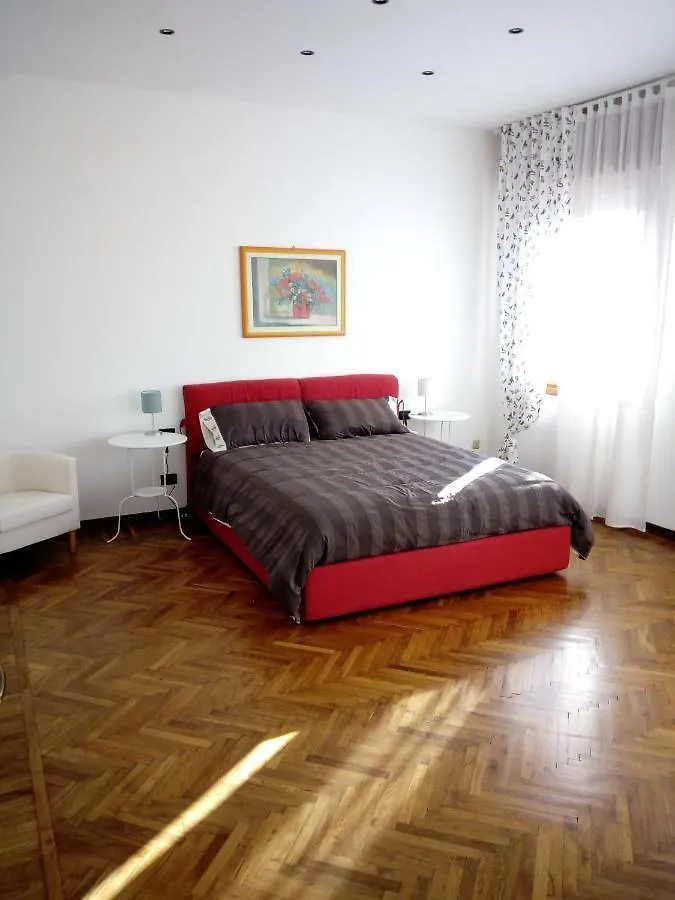 Polly House Apartment Treviso 0*,  Italy